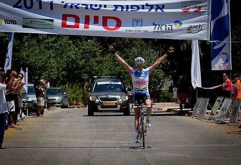 ניב לייבנר בסיום מסלול תחרותי על אופניים