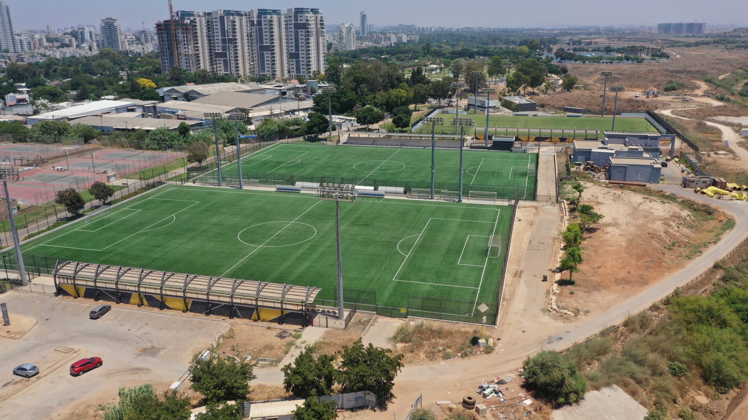 תמונה של מגרשי הכדורגל בספורטק דרום